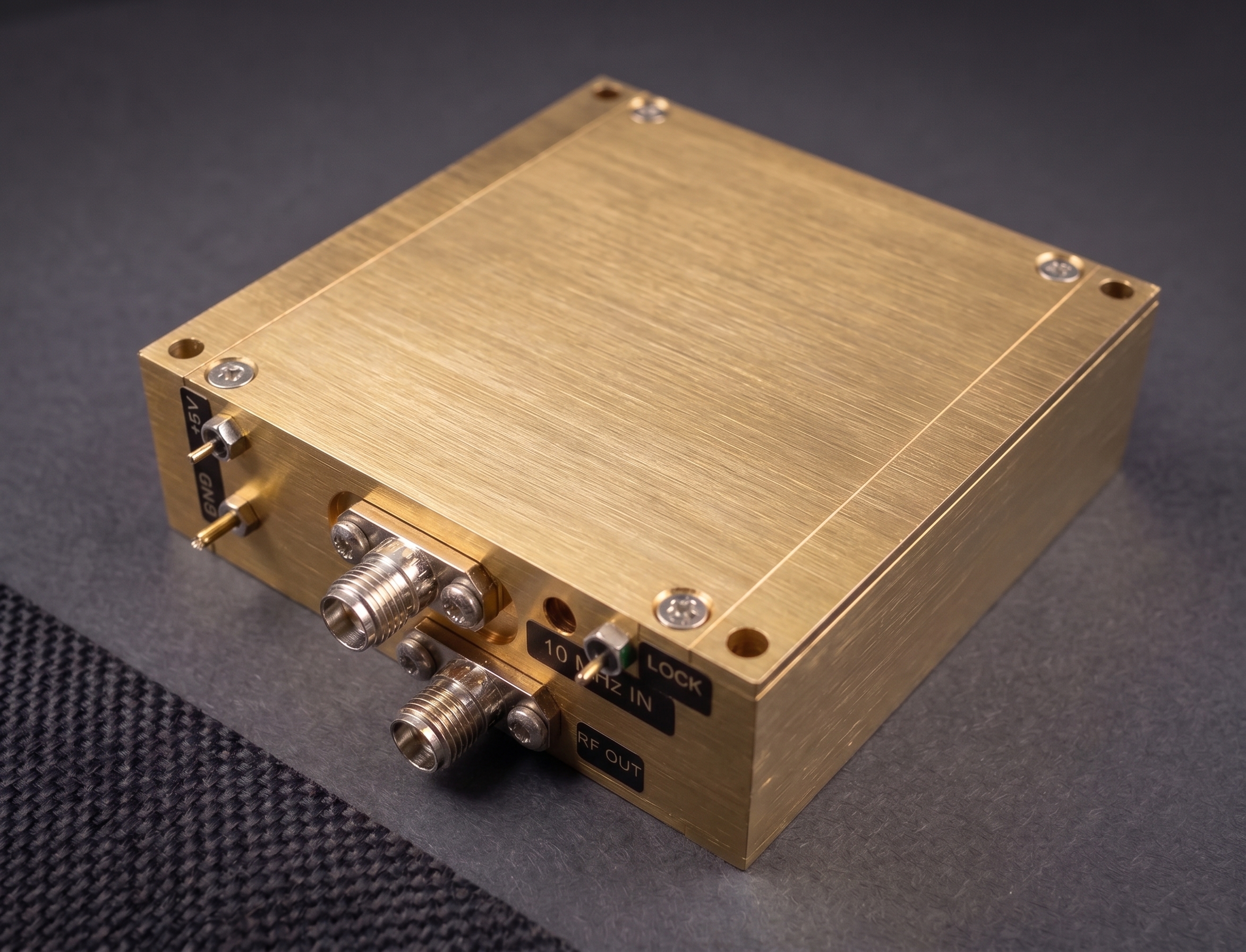 Phase Locked Oscillator and Frequency Synthesizer
